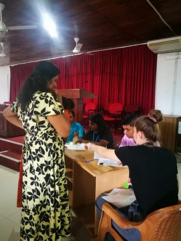 Distribution of dry food bags for women entrepreneurs (2023-10-30)